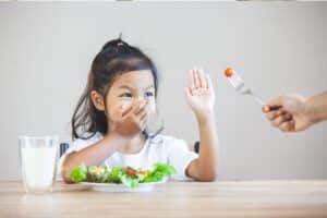 child refusing food