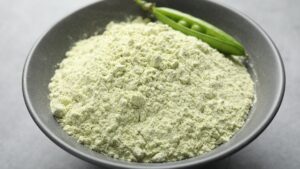 peas and pea powder to show pea protein